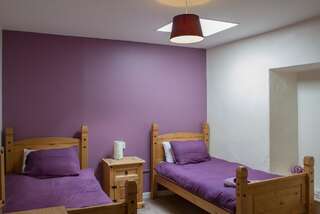 Отели типа «постель и завтрак» Cú Chulainns B&B Уэстпорт Стандартный двухместный номер с 2 отдельными кроватями и общей ванной комнатой-7